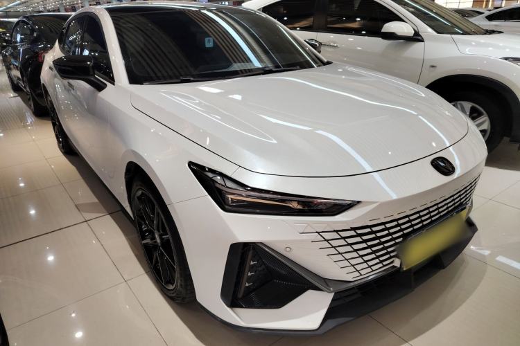 Used Changan UNI-V 2022 1.5T Prestige Version