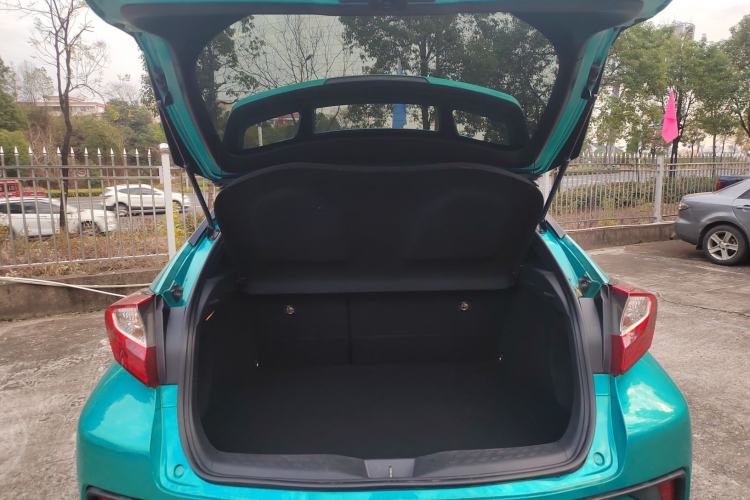 Used Toyota C-HR 2018 2.0L Leading Edition China V-standard
