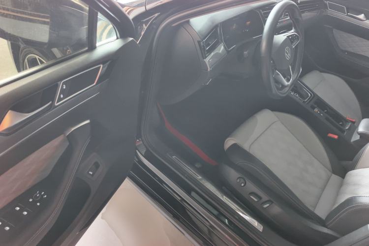 Used Volkswagen Magotan 2023 2 Million Units Limited Edition 330TSI DSG Leading Version