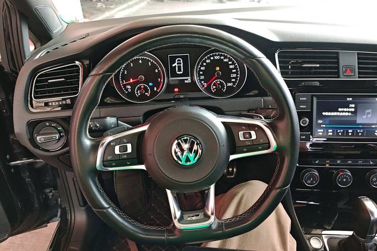 TDK.VehicleDetails.img