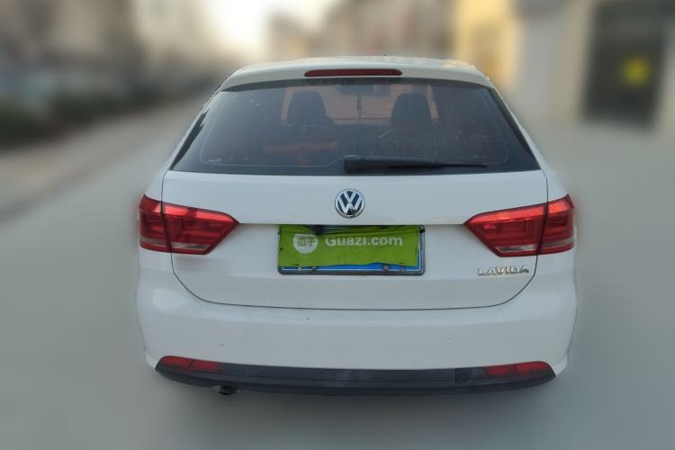 Used Volkswagen Gran Lavida 2013 1.6L Automatic Fashion Model