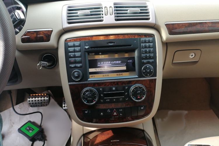 Used Mercedes-Benz R-Class 2011 R 300 L Luxury Model