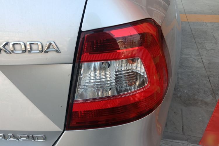 Used Skoda Rapid 2015 1.6L Automatic Smart Selection Model