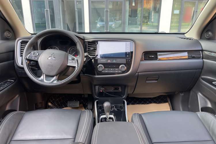 Used Mitsubishi Outlander 2020 2.0L Two-Wheel Drive Enjoyment Version 5 Seats
