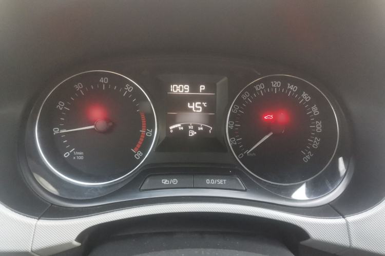 Used Skoda Fabia 2015 1.6L Automatic Sport Edition
