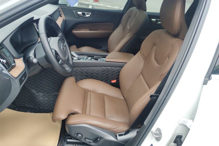 Used Volvo XC60 2024 B5 4x4 Smart Luxury Edition