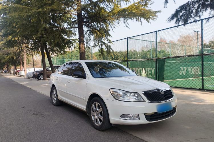 Used Skoda Octavia 2015 Classic Model 1.6L Automatic Elegance Edition