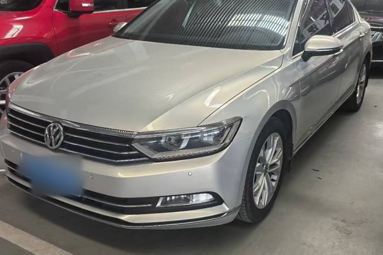 Used Volkswagen Magotan 2018 Facelift 330TSI DSG Luxury Model
