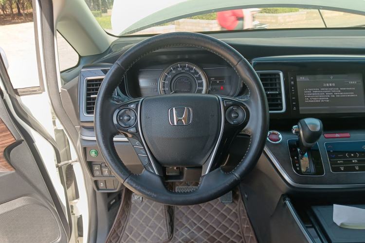 Used Honda Elysion 2016 2.4L Style Edition
