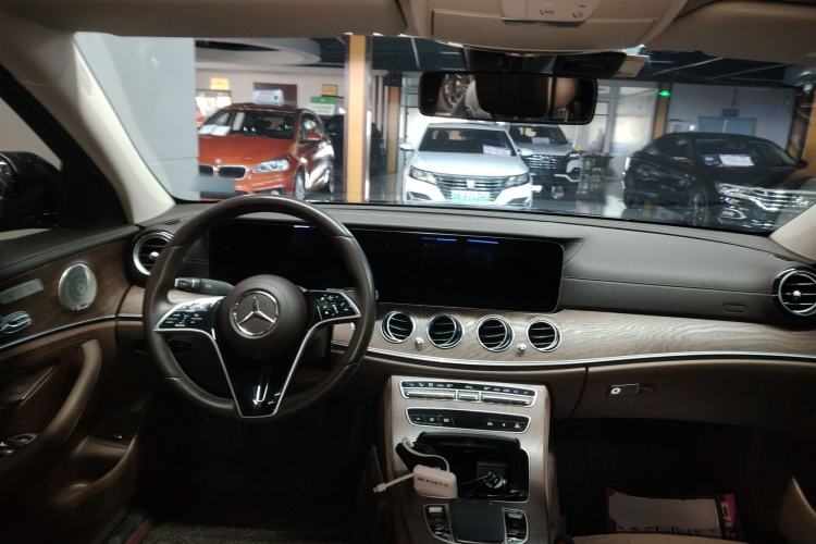 Used Mercedes-Benz E-Class 2023 Updated E 300 L Luxury Edition
