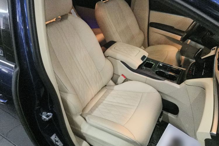 Used Buick GL8 2023 Facelifted Land Cruiser Executive Luxury Version
