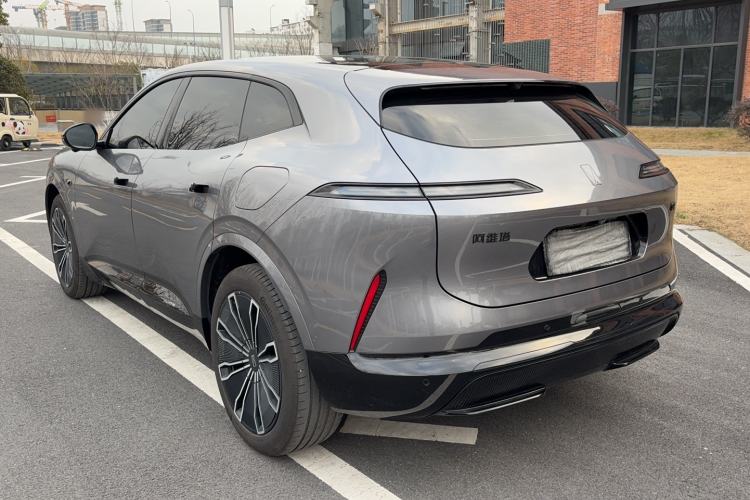 Used  07 2024 Max Extended-Range Edition