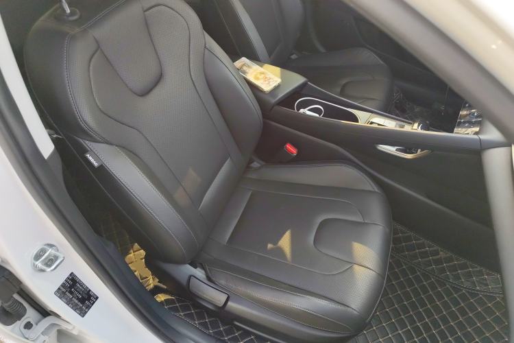 Used Hyundai Elantra 2022 1.5L CVT LUX Prestige Edition
