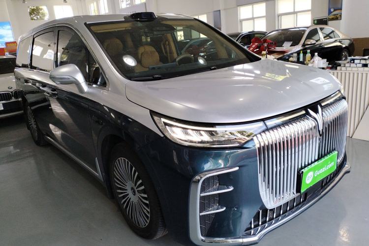 Used VOYAH Dream 2025 PHEV Four-Wheel Drive Excellence Qiankun Edition

