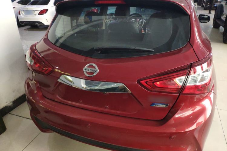 Used Nissan Tiida 2016 1.6L CVT Cool Dynamic Edition