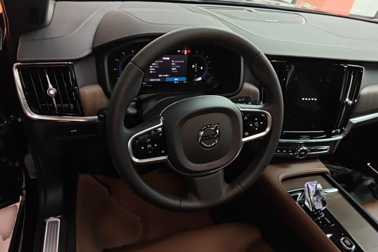 Used Volvo S90 2025 B5 Zhiyuan Luxury Edition
