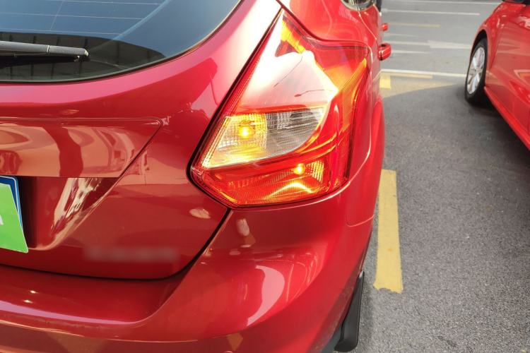 Used Ford Focus 2012 Hatchback 1.6L Automatic Fashion Edition
