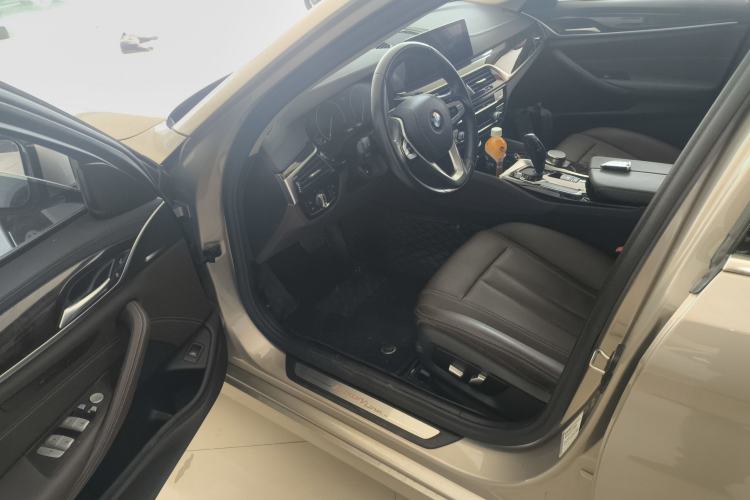 Used BMW 5 Series 2019 525Li Luxury Package
