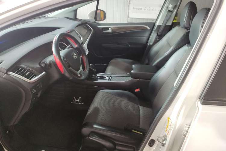 Used Honda Jade 2017 1.8L automatic Comfort version 5 seats
