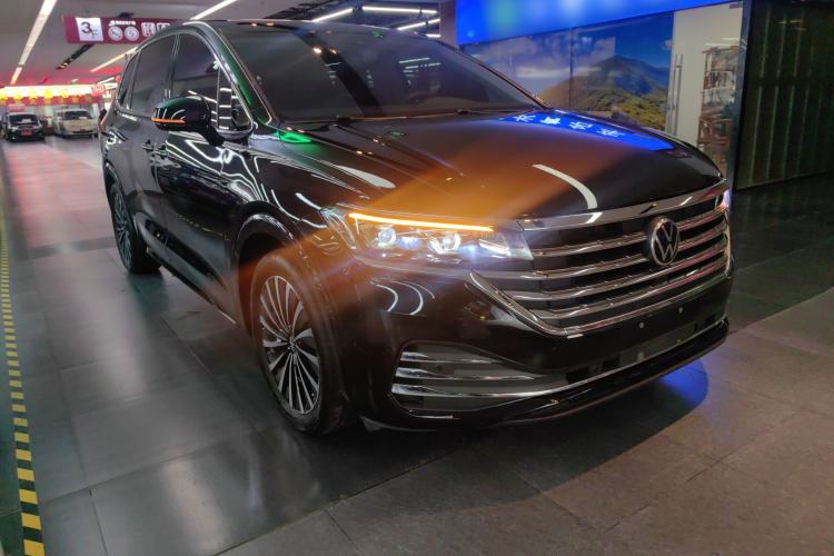 Used Volkswagen Viloran 2024 380TSI Premium Edition
