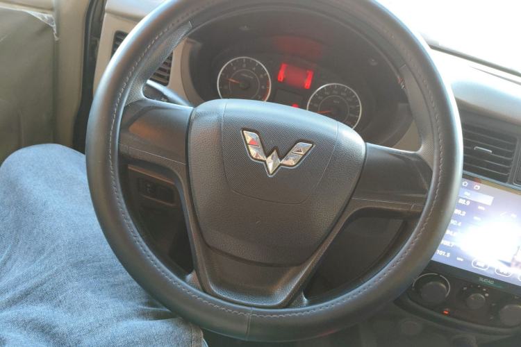 Used Wuling Rongguang V 2016 1.5L Practical Version
