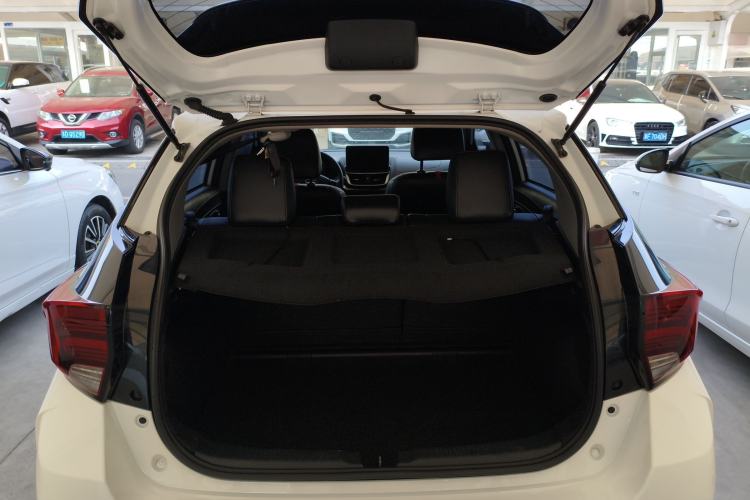 TDK.VehicleDetails.img