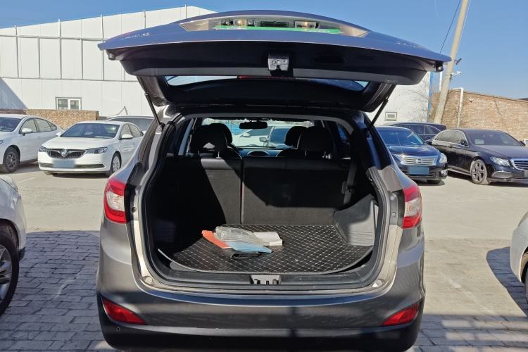 Used Hyundai ix35 2013 2.0L Automatic Two-Wheel Drive Smart GLS China IV Standard
