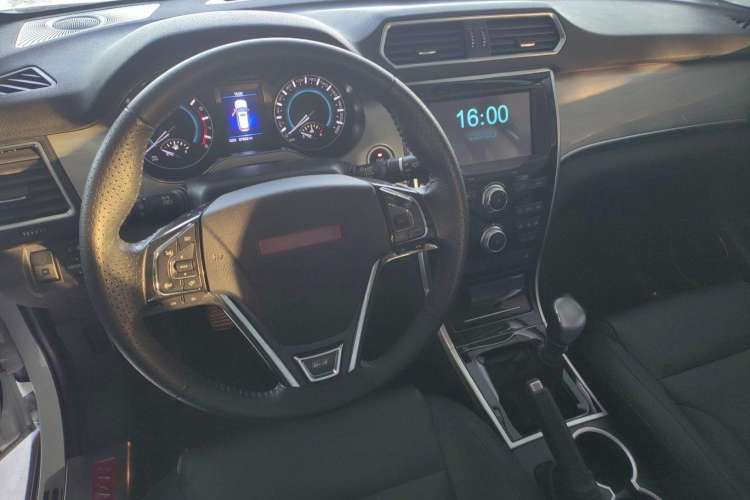 Used Haval H2 2014 1.5T Manual Two-Wheel Drive Elite Edition
