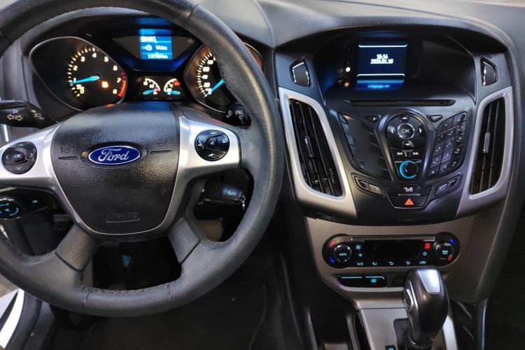 Used Ford Focus 2012 Sedan 1.6L Automatic Fashion Edition