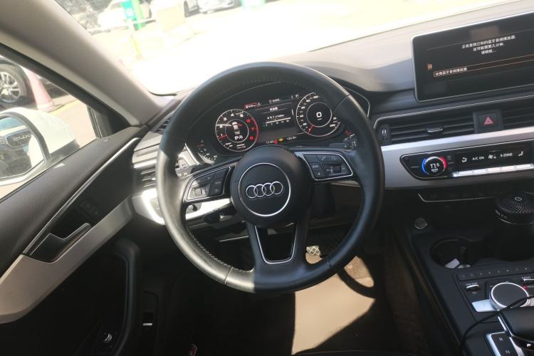 Used Audi A4L 2018 30th Anniversary Edition 40 TFSI Fashion Model
