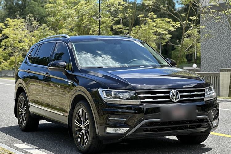 Used Volkswagen Tiguan L 2020 330TSI Automatic Two-Wheel Drive Panoramic Comfort Edition China VI Standard
