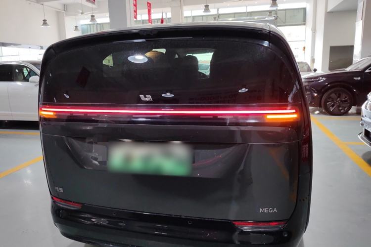 Used Li Auto MEGA 2024 Ultra Model
