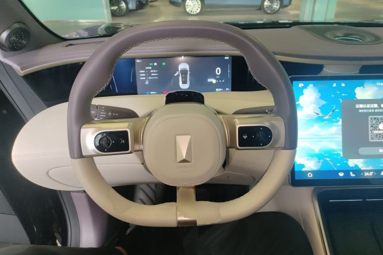 Used  11 2025 Ultra Pure Electric Rear-Wheel Drive Edition