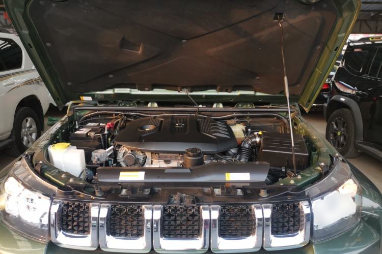 Used Beijing Auto BJ40 2018 PLUS 2.3T Automatic Four-Wheel Drive Flagship Version China V Emission Standard
