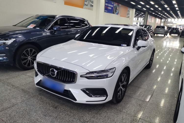 Used Volvo S60 2024 B4 Zhiyi Luxury Edition
