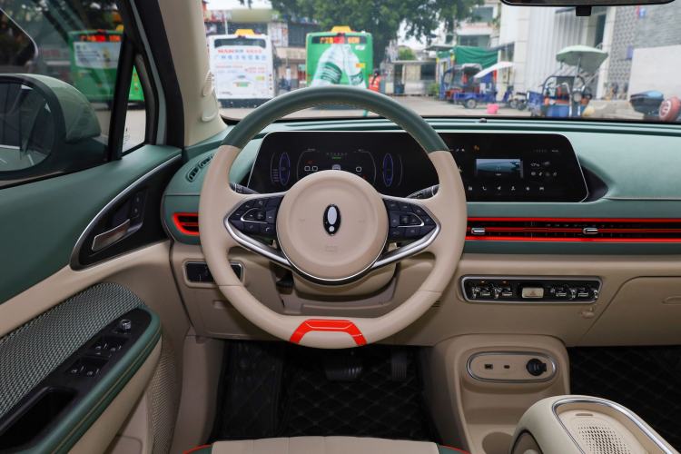 Used ORA Good Cat 2023 401 km Standard Range Luxury Version Lithium Iron Phosphate
