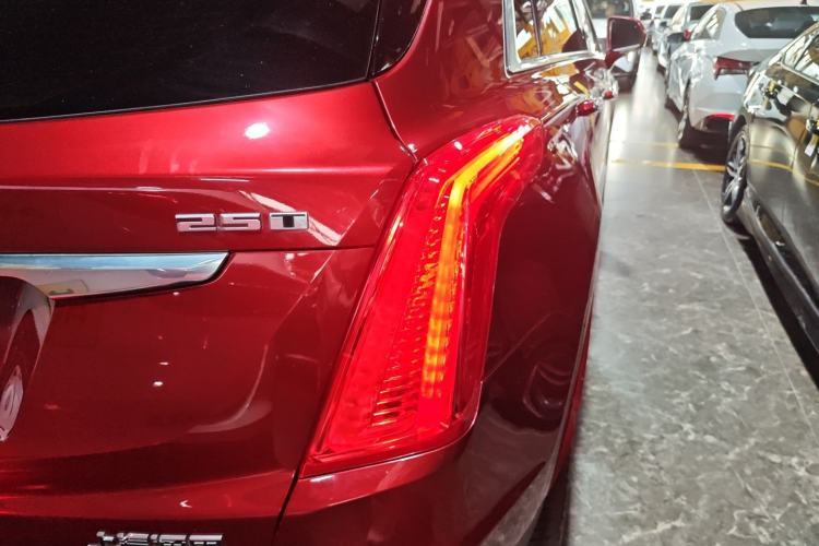 Used Cadillac XT5 2018 25T Luxury Model
