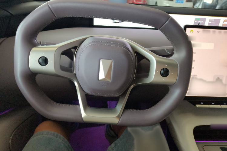 Used  12 2024 700 Three-Laser Rear-Wheel Drive Luxury Edition
