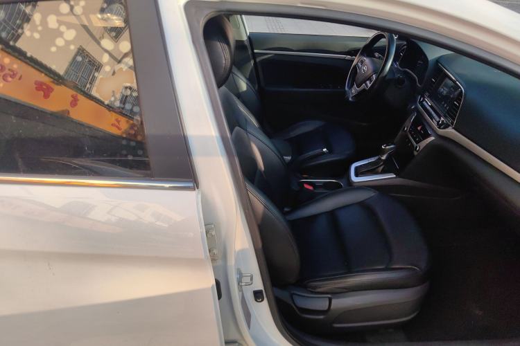 Used Hyundai Elantra 2016 1.6L Automatic ZhiXuan – Elite Version
