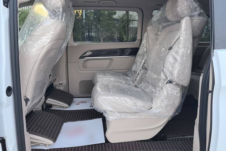 Used Mercedes-Benz V-Class 2016 V 260 Avantgarde Edition
