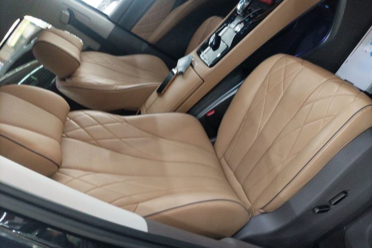 Used Denza D9 2022 DM-i 1040 Prestige Model