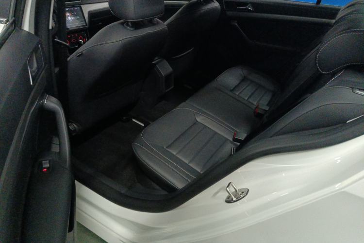 Used Volkswagen Lavida 2017 1.6L Automatic Comfort Edition
