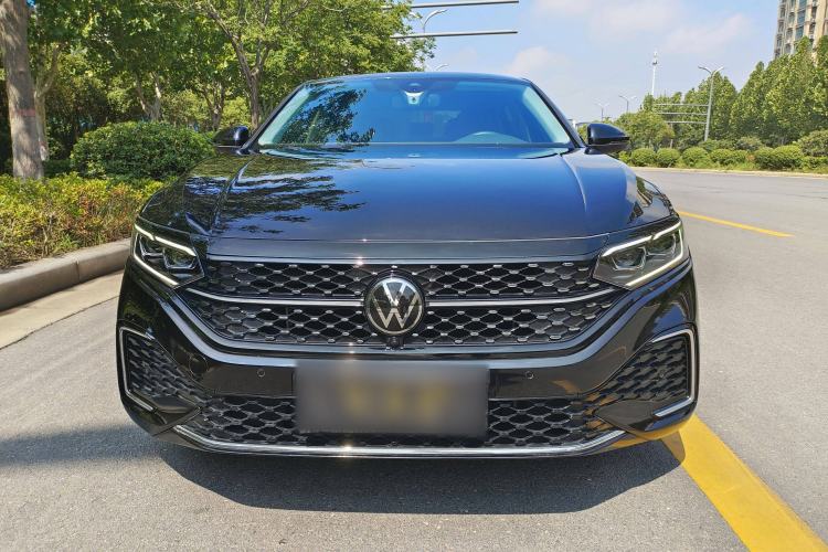 Used Volkswagen Passat 2024 380TSI Starry Luxury Edition
