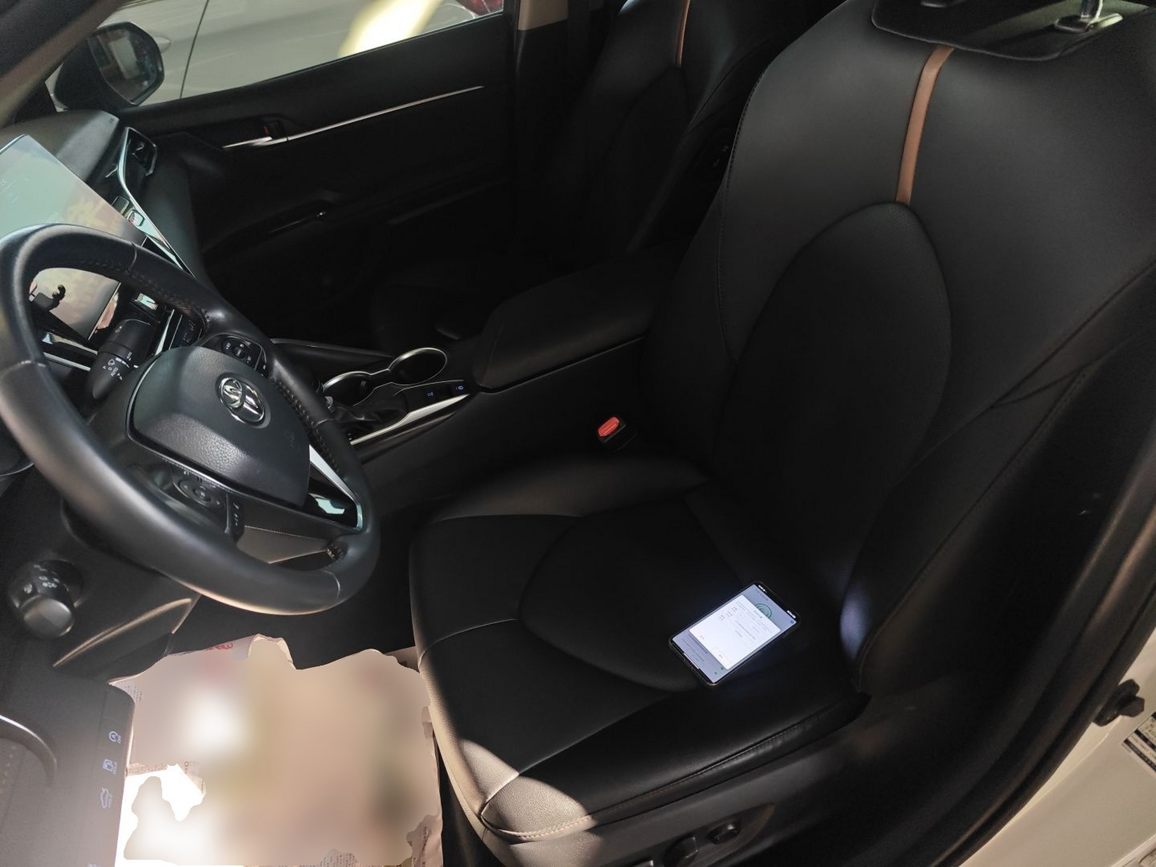 Переднее сиденье в автомобиле