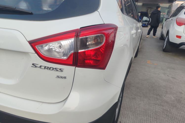 Used Suzuki S-Cross 2014 1.6L CVT Two-Wheel Drive Elite Version