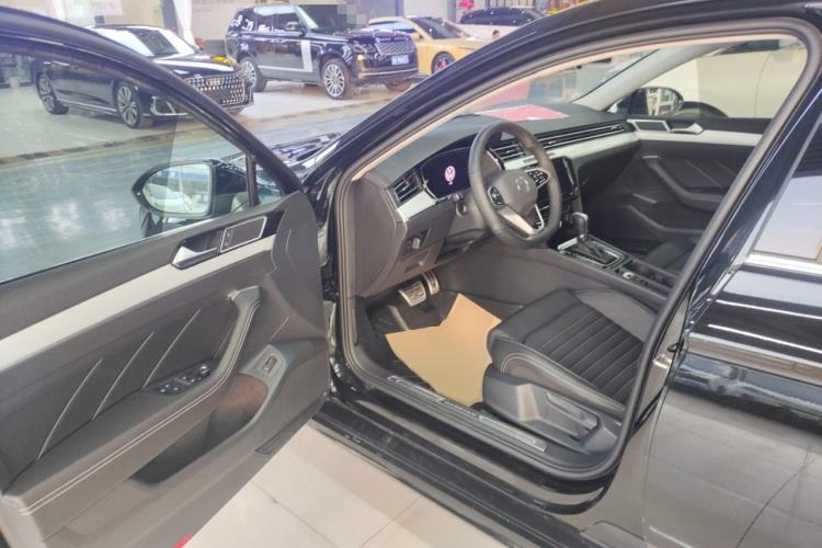 Used Volkswagen Magotan 2025 Zhongxiang Version 280TSI DSG Comfort Edition
