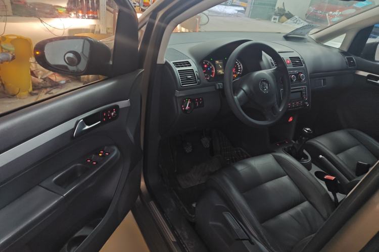 Used Volkswagen Touran 2015 1.4T Manual Comfort Edition 5-Seater
