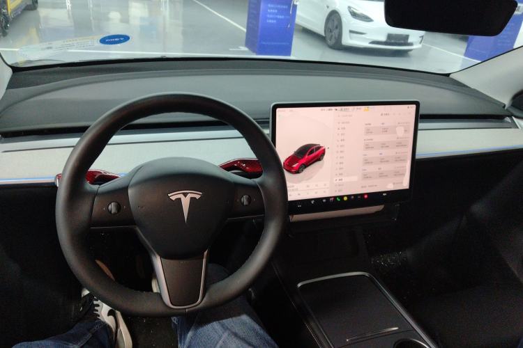 Used Tesla Model Y 2023 Rear-Wheel-Drive Version
