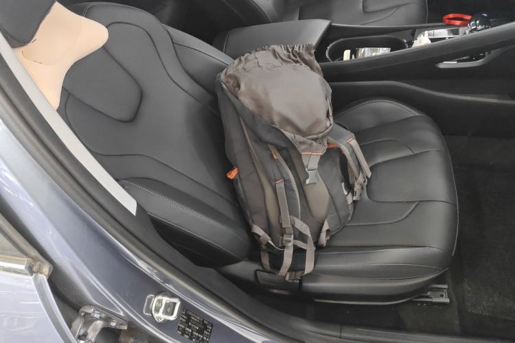 Used Hyundai Elantra 2023 1.5L CVT LUX Prestige Edition
