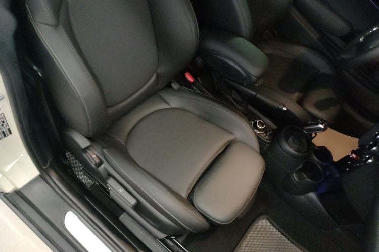 Used  MINI 2023 1.5T COOPER Artist